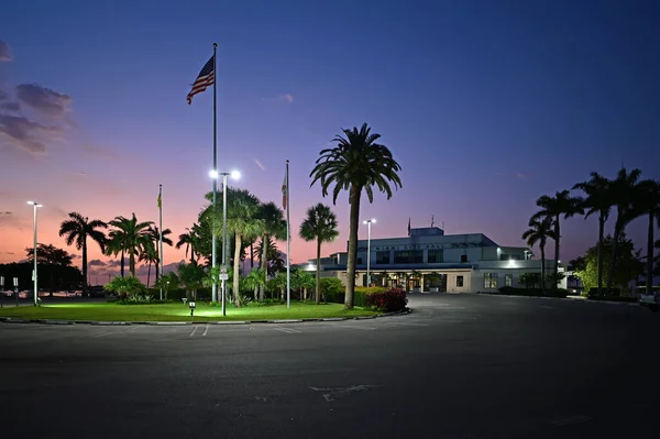 Miami City Hall Virginia Key Florida Pre Dawn Light — Stock Photo, Image