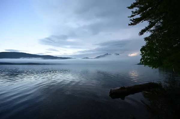 Matahari Terbit Berkabut Danau Mcdonald Taman Nasional Glacier Montana — Stok Foto