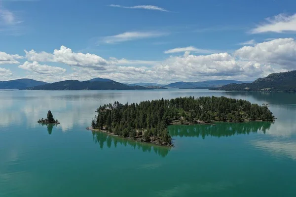 Letecký Pohled Ostrovy Vzdálené Hory Flathead Lake Montana Klidné Letní — Stock fotografie