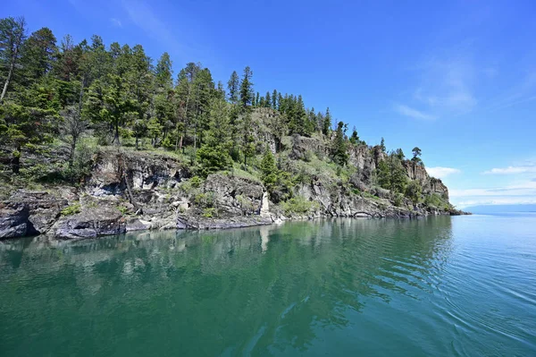 Rive Rocheuse Lac Flathead Montana Par Une Matinée Calme Été — Photo