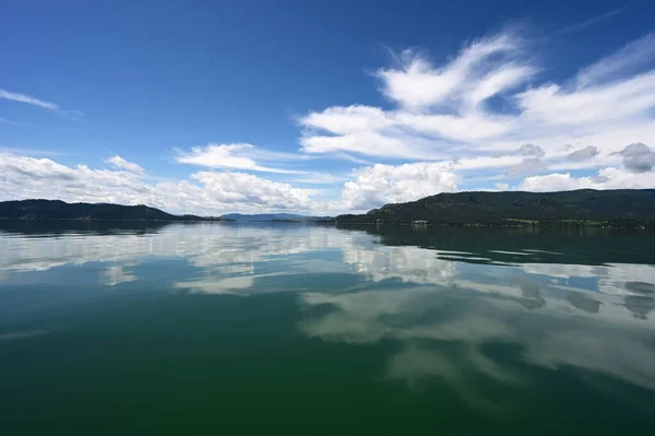 Indah Dramatis Musim Panas Awan Atas Flathead Lake Montana Pada — Stok Foto
