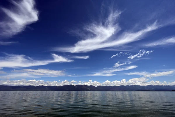 Indah Dramatis Musim Panas Awan Atas Flathead Lake Montana Pada — Stok Foto