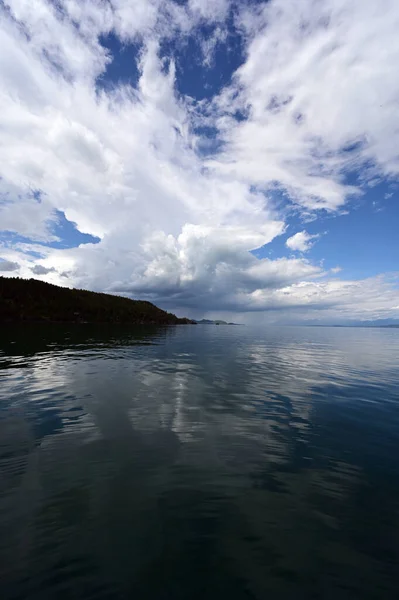 Indah Dramatis Musim Panas Awan Atas Flathead Lake Montana Pada — Stok Foto