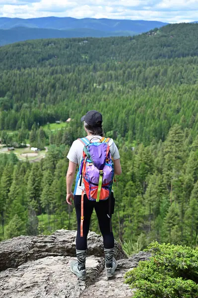 Young Female Hiker Lion Mountain Trail Whitefish Montana Looking Scenic — Stockfoto