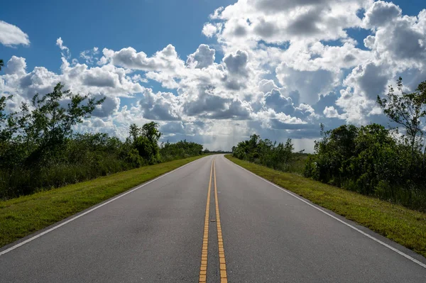 Bright Summer Cloudscape Main Park Road Everglades National Park Florida — Stock Photo, Image