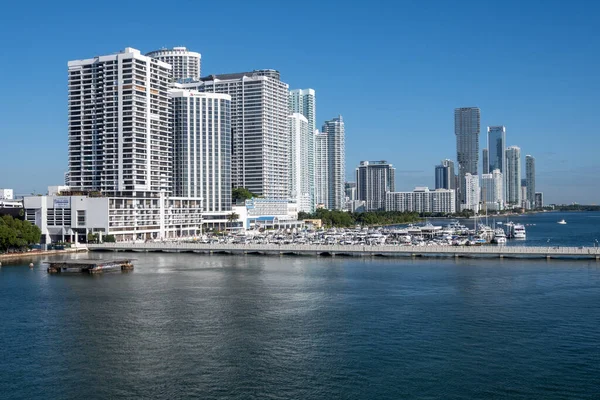 Rezidenční Přímořské Budovy Biscayne Bay Miami Florida Jasném Klidném Slunečném — Stock fotografie