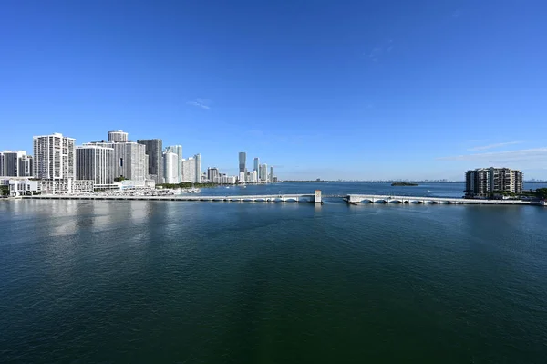 Edificios Residenciales Frente Mar Biscayne Bay Miami Florida Clara Calma — Foto de Stock