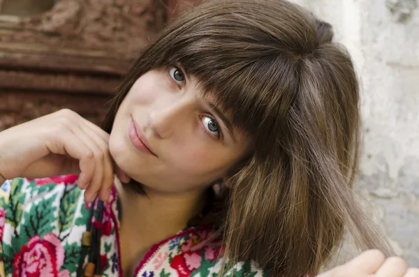 Portrait of young beautiful girl in tradition ukrainian cloth on — Stock Photo, Image