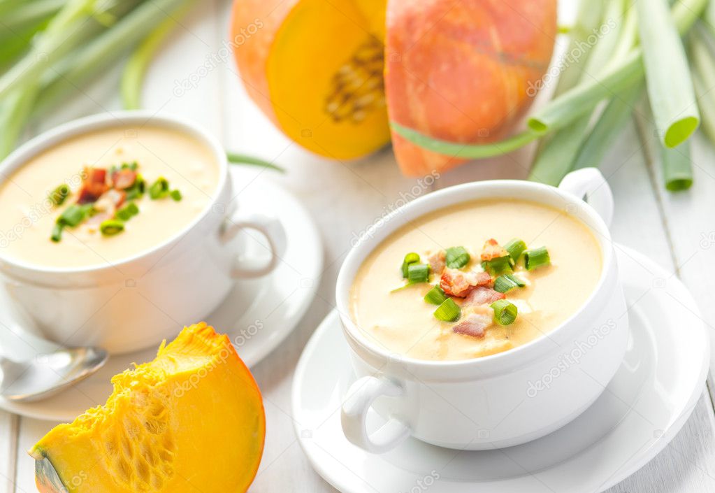 Creamy pumpkin bacon soup