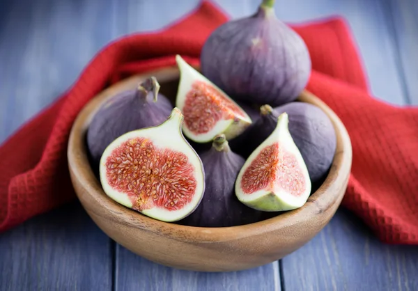 Figues sur table rustique — Photo