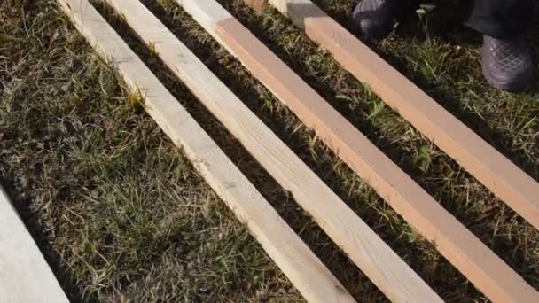 Malování Dřevěných Prken Ochranu Proti Vlhkosti — Stock video