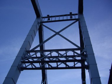 KIEV, UKRAINE - 12 Kasım 2021: Ulaşım altyapısı ve şehir unsurları