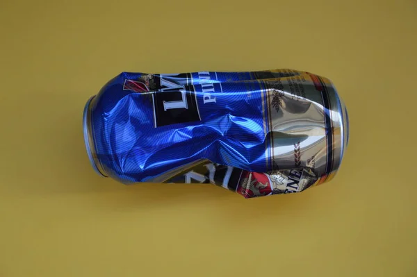 Kiev Ukraine December 2021 Crumpled Beer Cans Scrap — Stockfoto