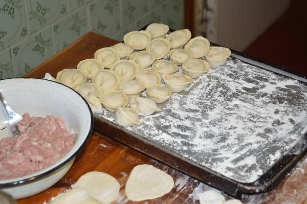 Woman Sculpts Dumplings Home — Stock Photo, Image