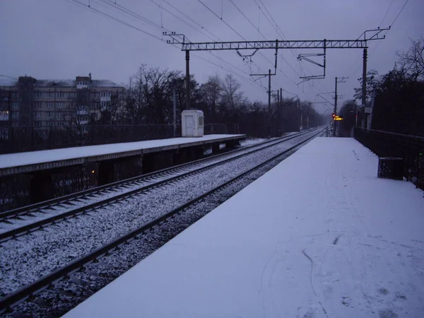 Snow Covered Railway Platform Morning Winter — стоковое фото