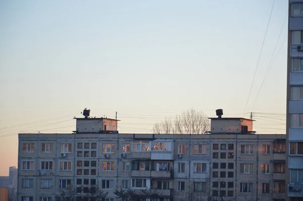 Lakóépületek Hajnalban Városban — Stock Fotó