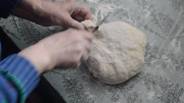 Femme Sculptant Des Gâteaux Pain Partir Farine — Video