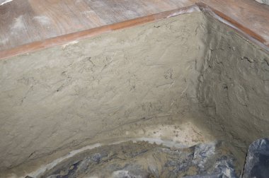 Kilerin tuğladan duvarları.