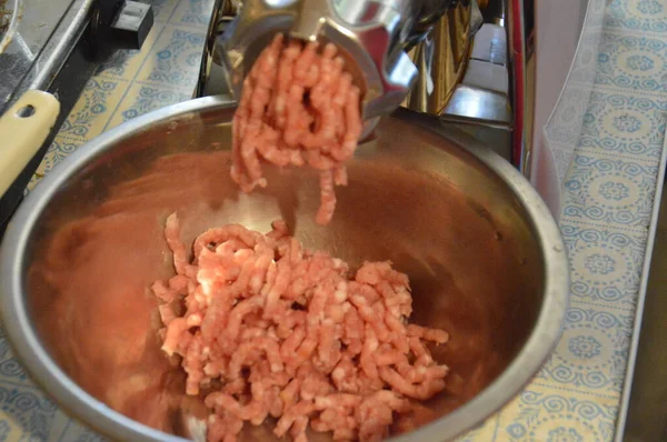 Electric Meat Grinder Makes Minced Meat — Stock Photo, Image