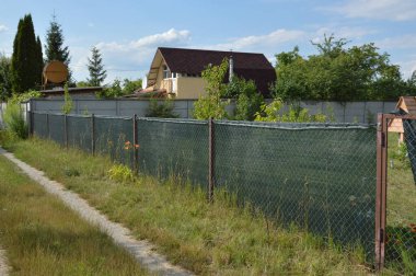 Zincirleme tel üzerine bir gölgelendirme ağı kurulumu