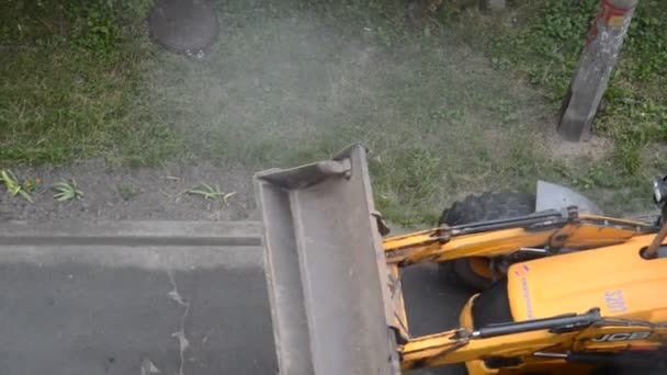 Kiev Ukraine July 2022 Tractor Rides City Street — Stockvideo