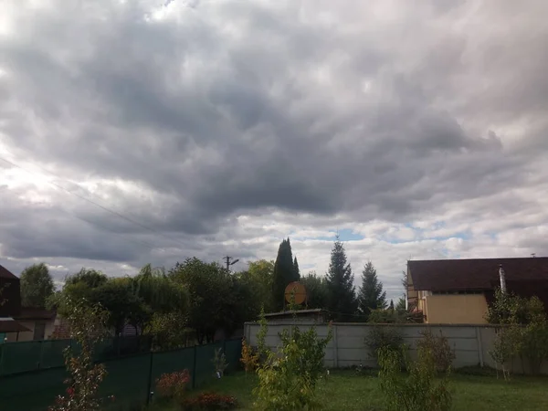 Густі Хмари Небі Перед Дощем — стокове фото