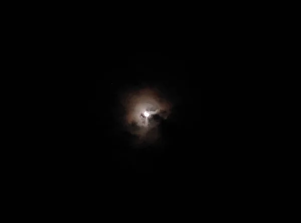 Lune Dans Les Nuages Dans Ciel Nocturne — Photo