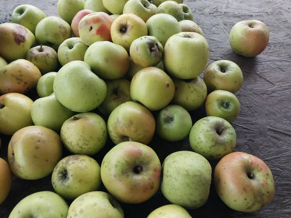 Szeletelésre Gyümölcslé Készítésére Szolgáló Alma — Stock Fotó