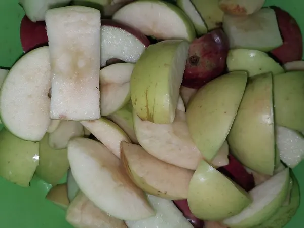 Dilimleme Meyve Suyu Için Elmalar — Stok fotoğraf