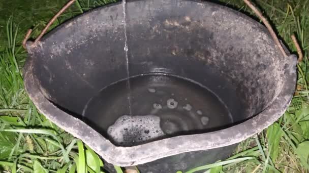 Drainage Eau Pluie Drain Dans Seau — Video