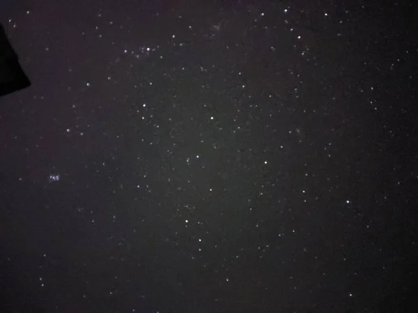 Céu Estrelado Noite Brilhante Uma Aldeia — Fotografia de Stock