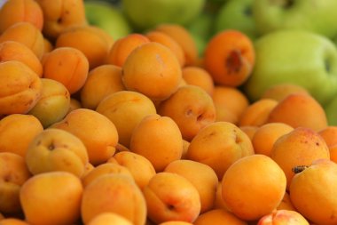 taze Naturel kayısı ve elma arka sokak pazar için