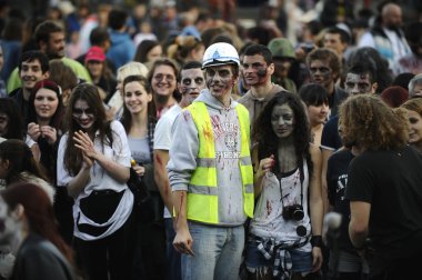 yürüyen ölüler zombie günü