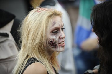 yürüyen ölüler zombie günü