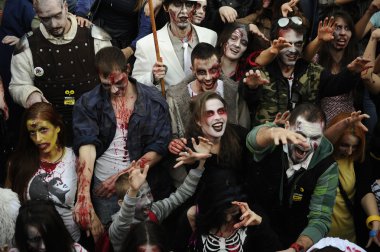 yürüyen ölüler zombie günü