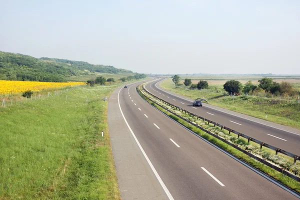 Autostrada con bel tempo soleggiato — Foto Stock