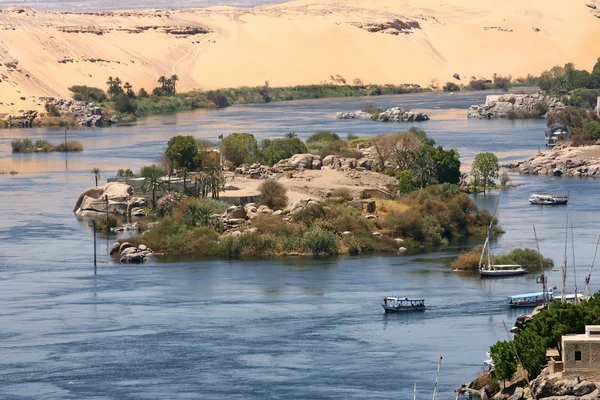 エジプトのナイル川での生活 ロイヤリティフリーのストック画像