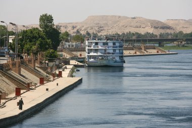 Mısır'da Nil Nehri üzerinde yaşam