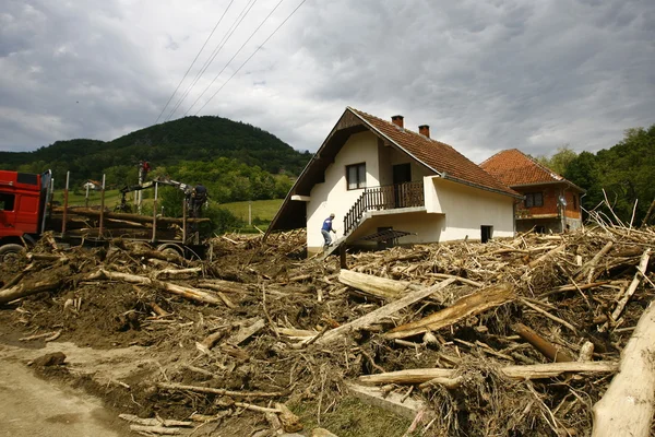 Худшее наводнение на Балканах в Сербии — стоковое фото