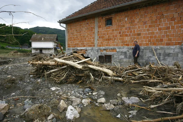 Les pires inondations jamais enregistrées dans les Balkans en Serbie — Photo