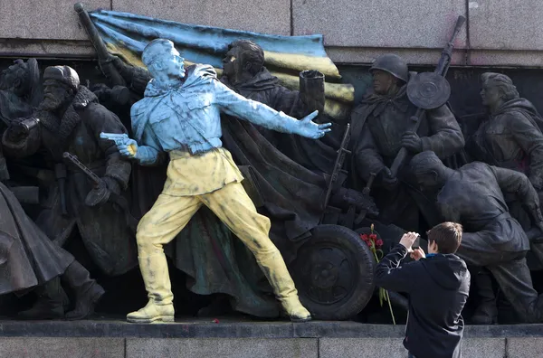 Bulgaristan Ukrayna Sovyet ordusu anıt graffiti