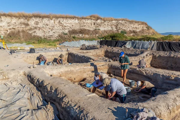Yunatsite Bulgaria August 2022 Archaeologists Working Tell Yunatsite Dig Site — Stock Photo, Image