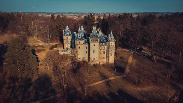 Velho Castelo Com Belo Parque Goluchow Polônia Uma Foto Drone — Fotografia de Stock