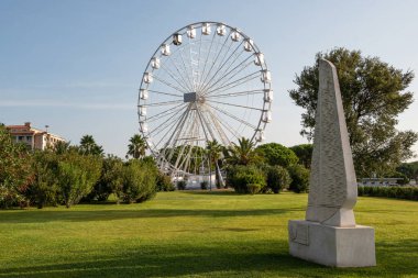 Park Giardinetti 'de dönme dolap, Olbia, Sardinya, İtalya