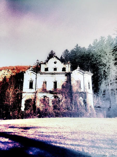 Haunted old mansion — Stock Photo, Image