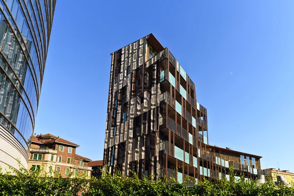 Milan nowoczesny budynek drapacz szybę — Zdjęcie stockowe