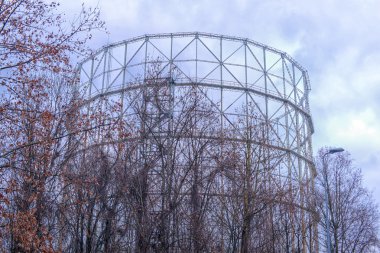 Milano İtalya eski gaz yapısı bina