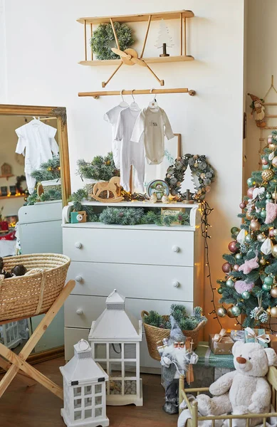 Dětský Pokoj Ložnice Bílé Růžové Tiffany Výzdoba Vánoční Stromeček Pozadí — Stock fotografie