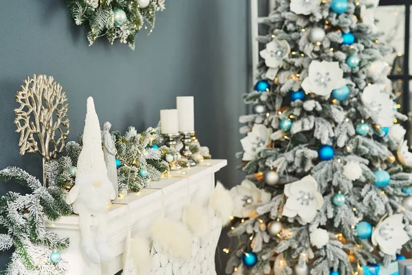 Sala Estar Navidad Fondo Del Árbol Navidad Decoración Azul Blanco —  Fotos de Stock