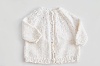 Örgü süveter ve kazak, çocuk kıyafetleri ve örgü için aksesuarlar. Dikiş ve örgü. Hobiler ve yaratıcılık. Çocuklar için örgü. El yapımı. Hobiler ve yaratıcılık.